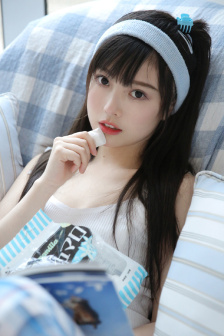 免费看俩男一女大片